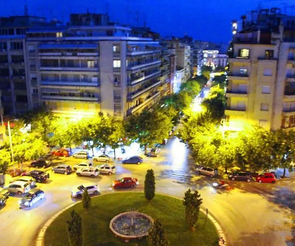Antigonidon Skyline View Penthouse Appartamento